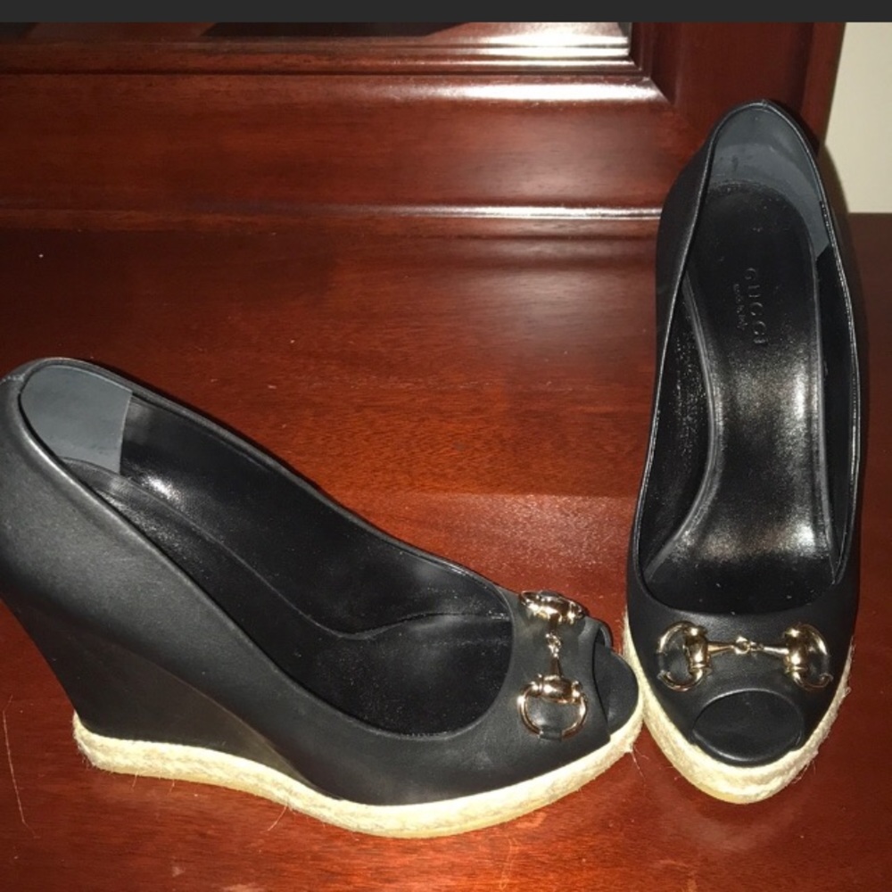 SOLD!! Authentic black leather Gucci wedges - Picture 1 of 7